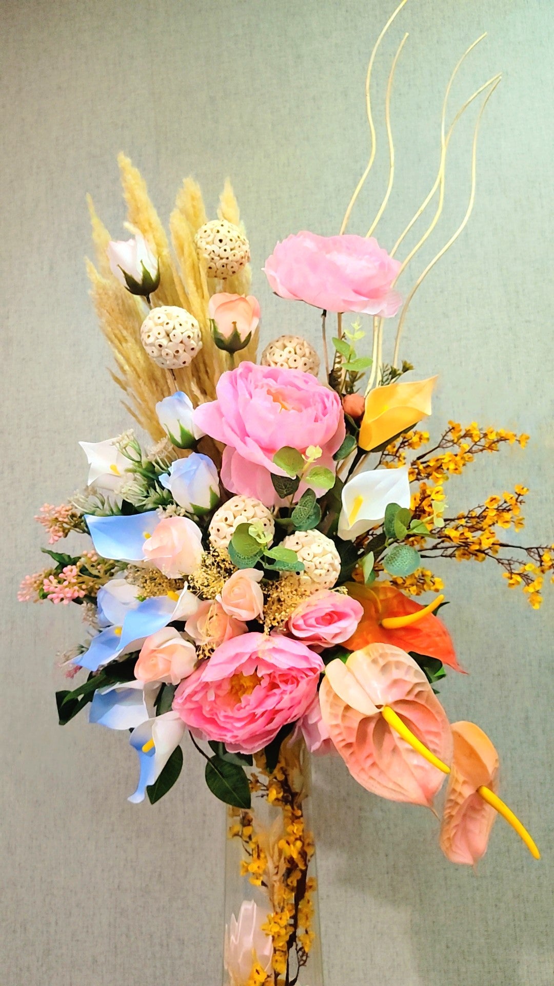 Luxury Mixed Floral Vase Arrangement with Free Gift Box