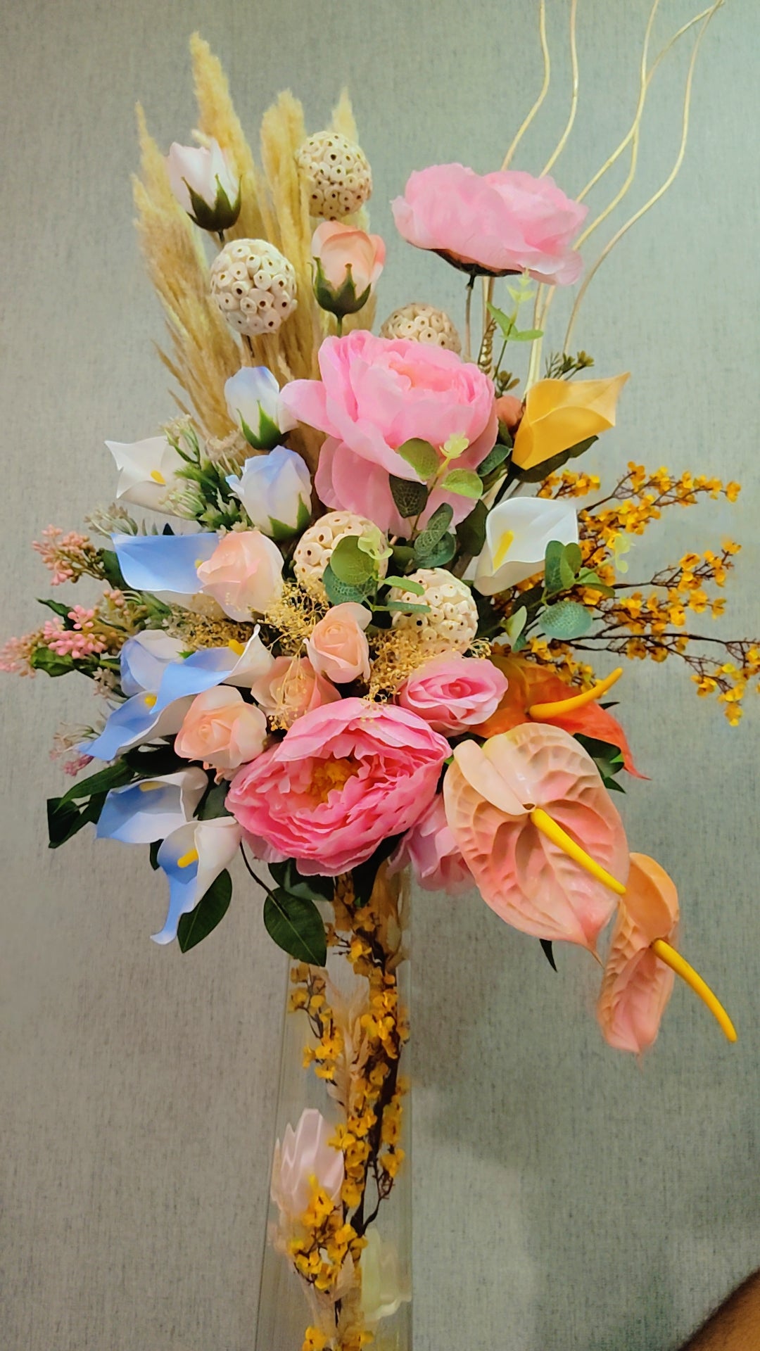 Luxury Mixed Floral Vase Arrangement with Free Gift Box