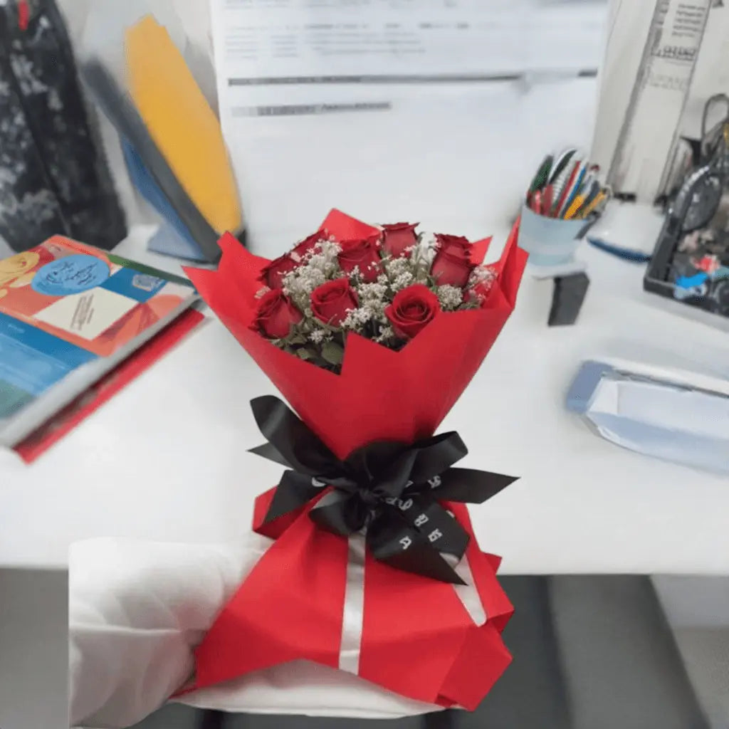 Crimson Kisses - Flower Bouquet + Cake + Live Guitarist Performance - The Luxury Floret