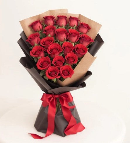 Birthday Combo Gifts- Beautiful Bouquet, Cake and Guitarist Performance