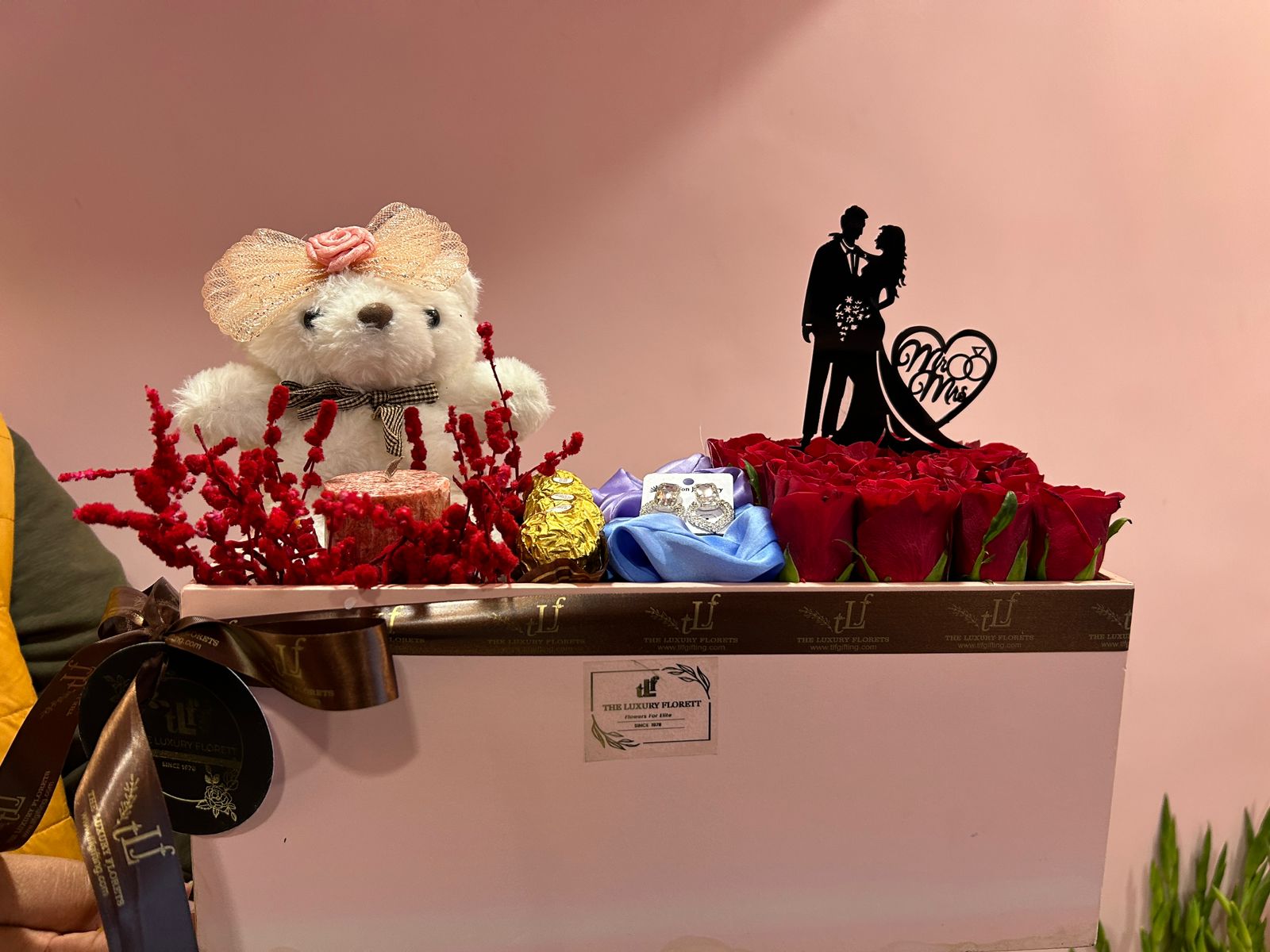 Luxury Wedding & Romance Gift Box The Luxury Florets