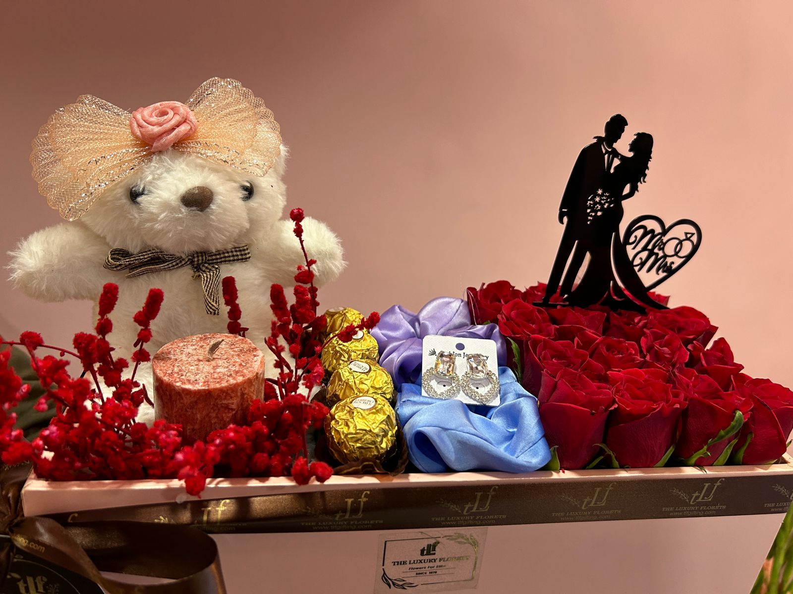 Luxury Wedding & Romance Gift Box The Luxury Florets