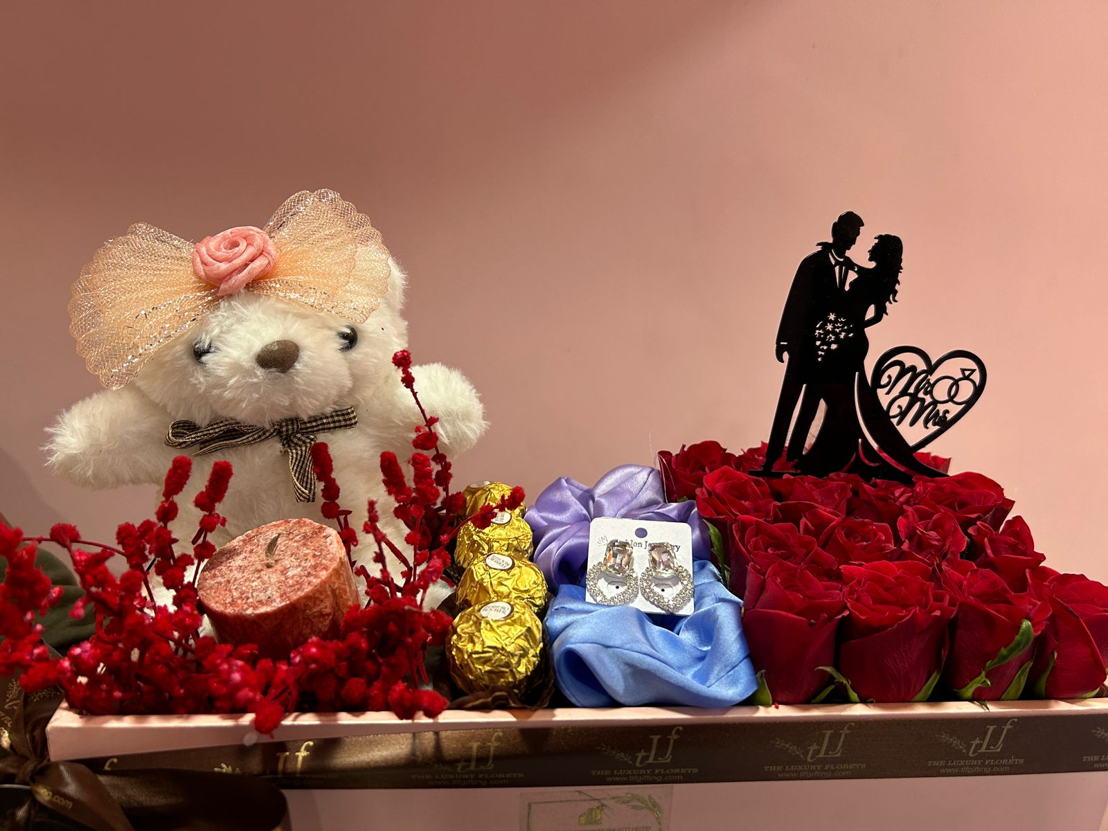 Luxury Wedding & Romance Gift Box The Luxury Florets
