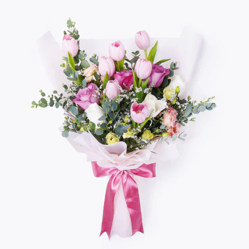 Elegant Embrace – Tulip Delight The Luxury Florets