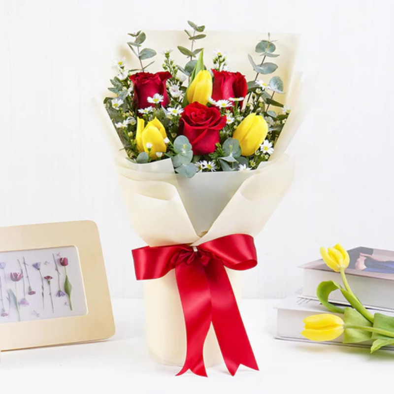 Blushing Beauty Tulip Bunch The Luxury Florets