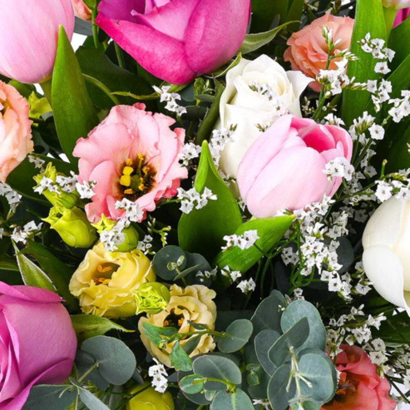 Elegant Embrace – Tulip Delight The Luxury Florets