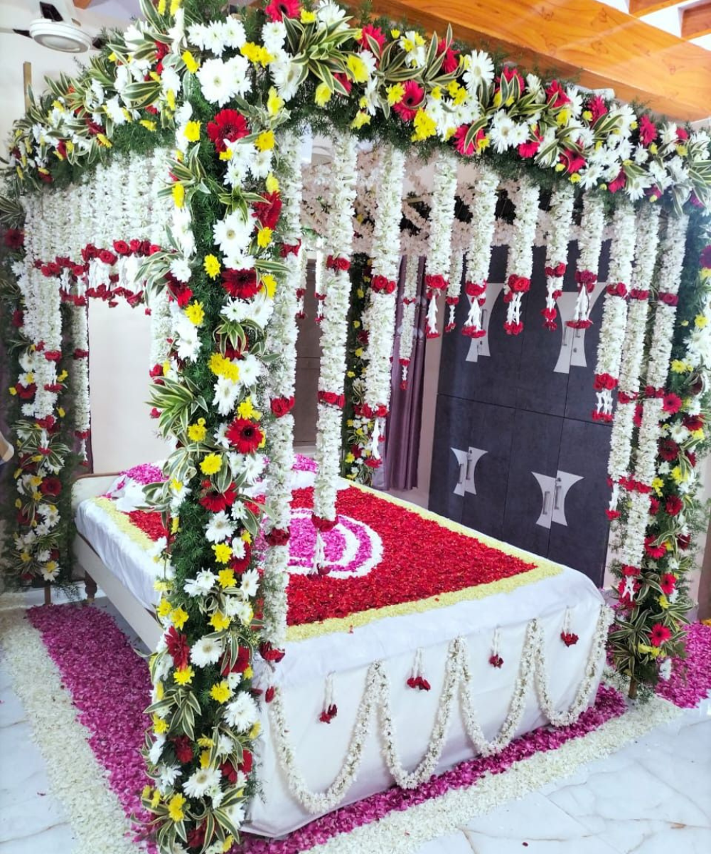 Romantic Flower Bed Decoration Ideas for Weddings & Special Nights