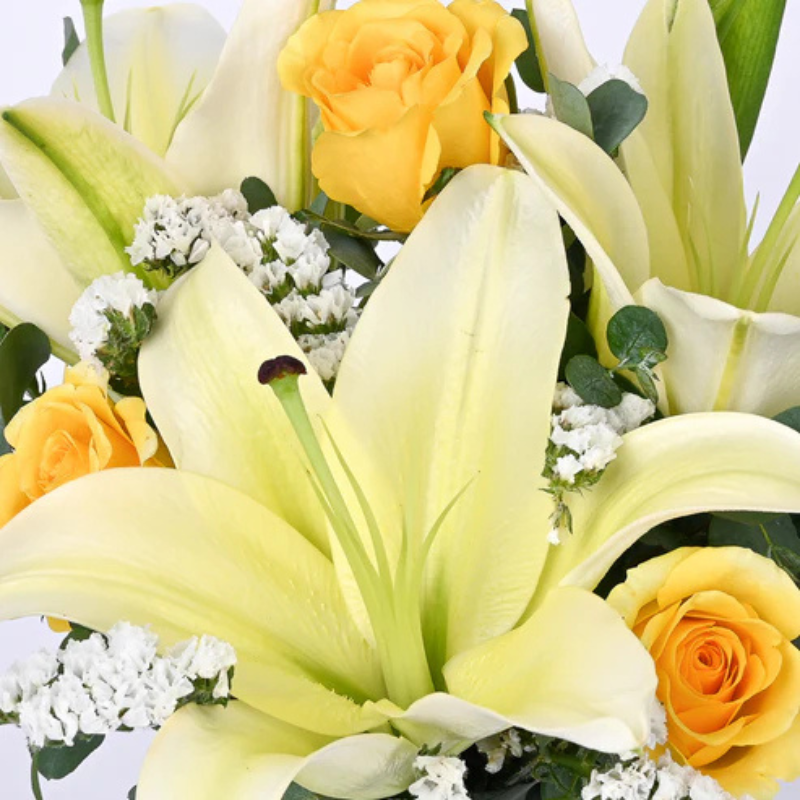 Elegant Lily Flower Bouquet – Grace, Beauty & Fresh Fragrance in Every Stem The Luxury Florets
