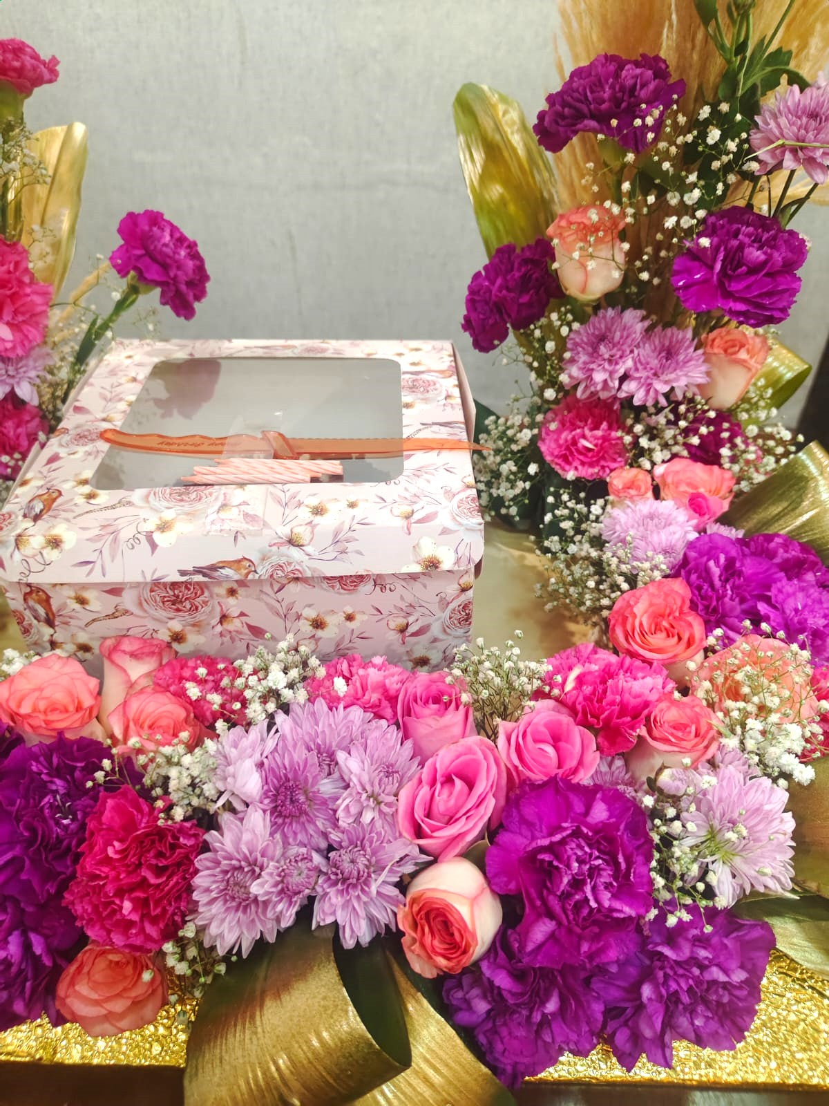 Balloon Platter + Free Cake + Free Live Guitarist Performance 20 min + Free Delivery in Delhi NCR (Copy) - The Luxury Florets
