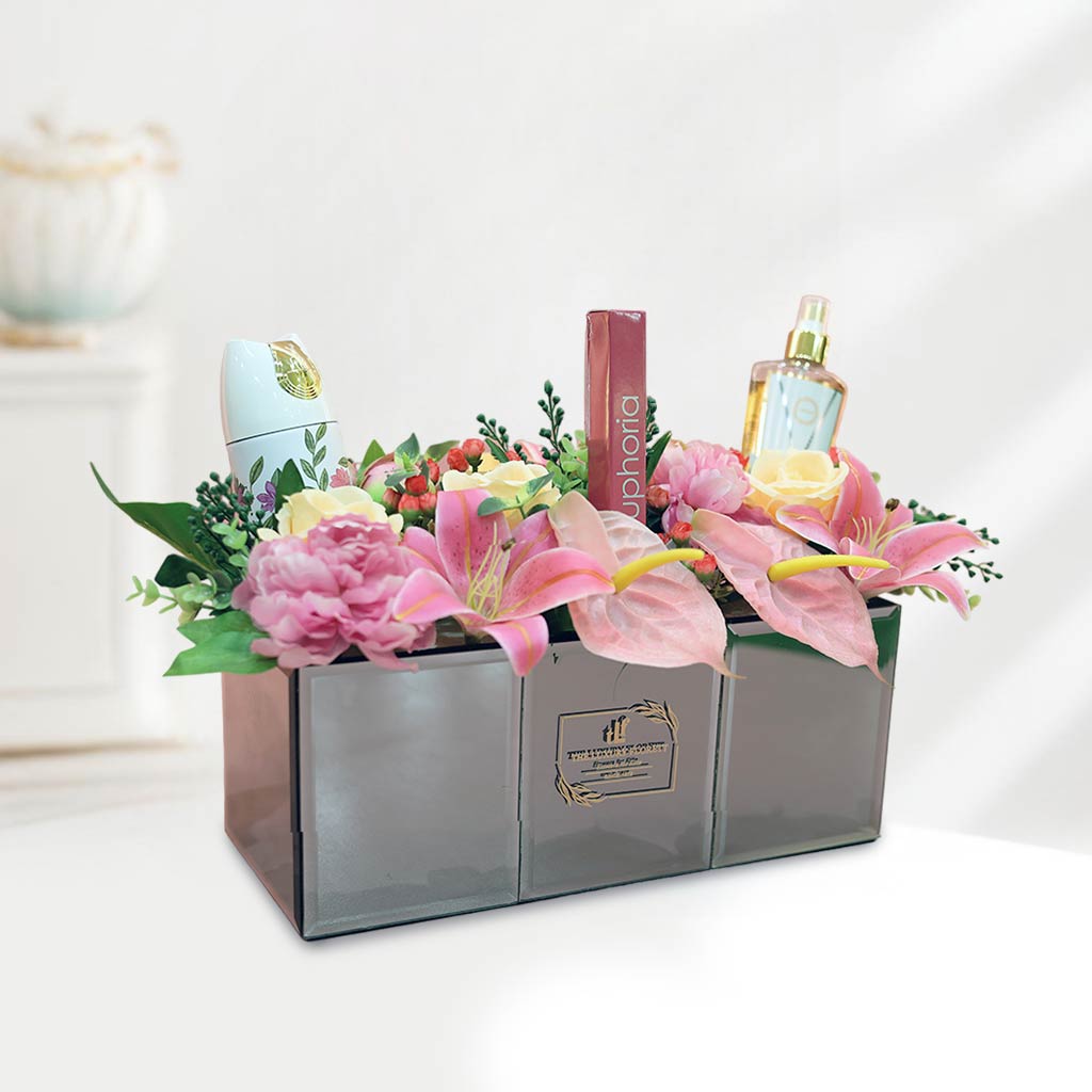 Mom's Oasis Bouquet The Luxury Floret