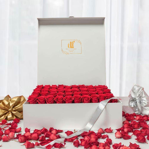 A Bed Of Roses - The Luxury Florets