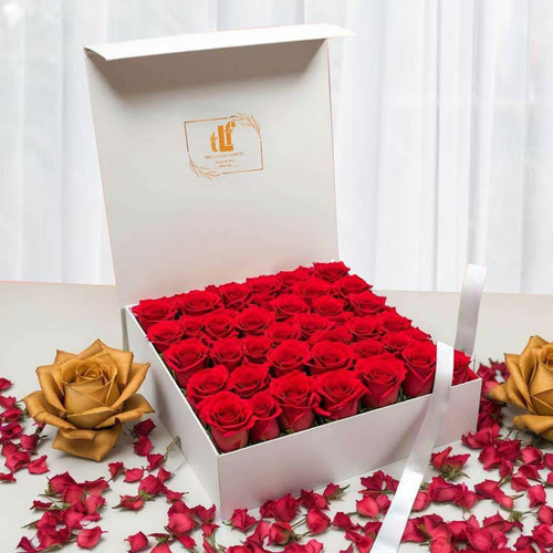 A Bed Of Roses - The Luxury Florets
